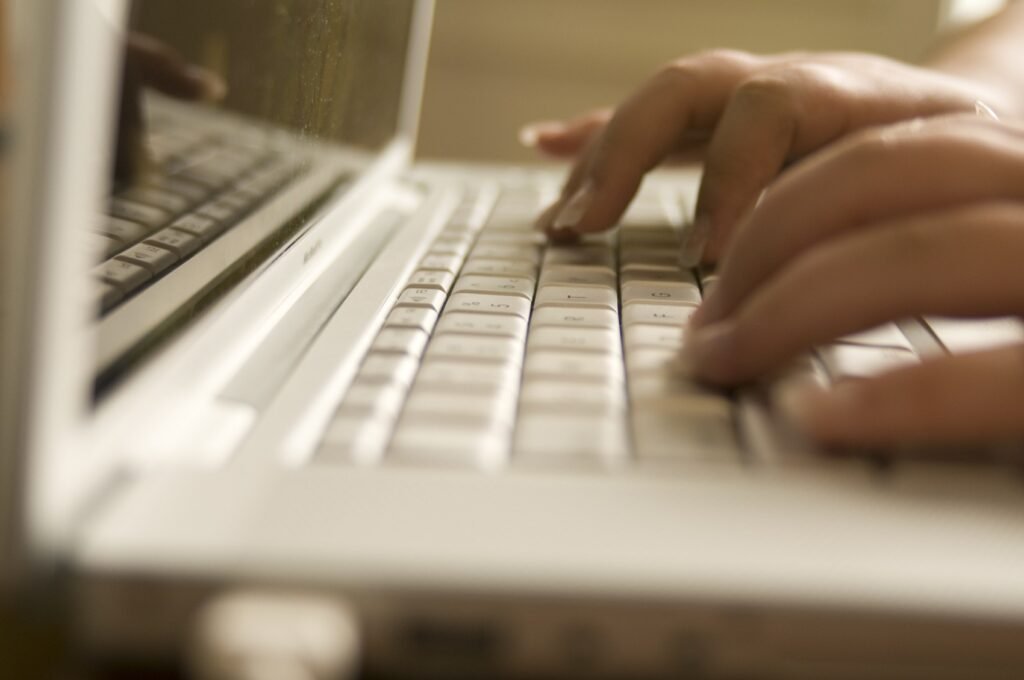 custo turnover assessores investimentos EBITDA