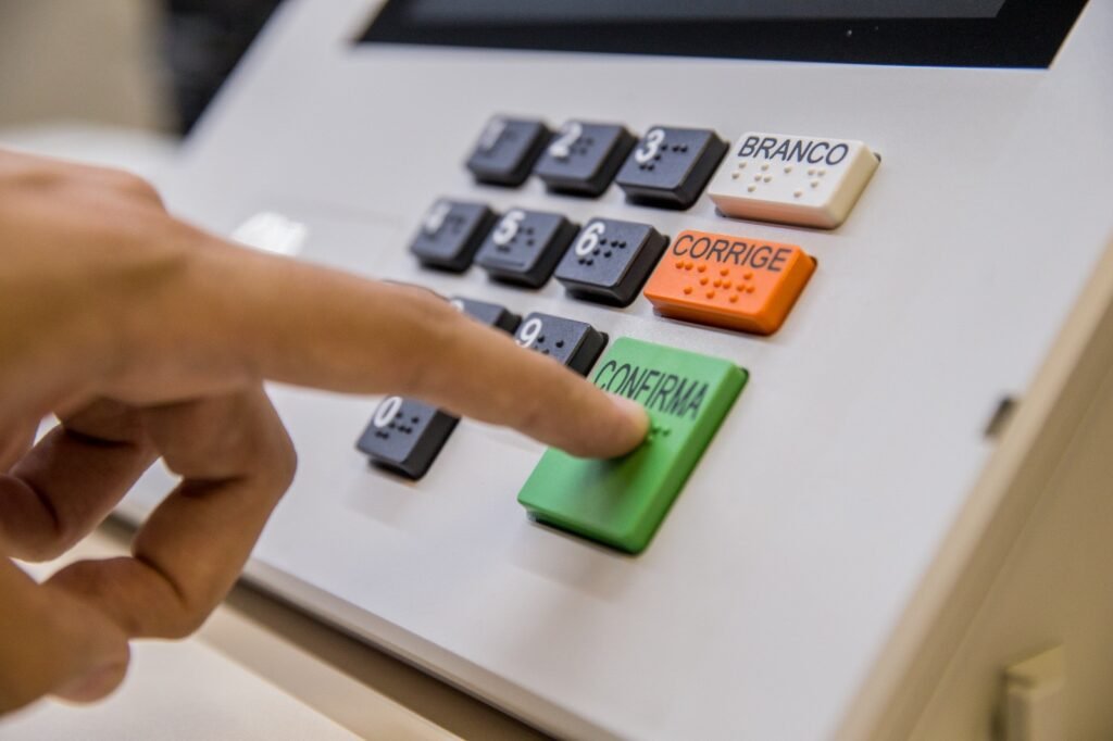 Otimização da Contratação de Assessores para Expansão de Escritórios de Investimentos
